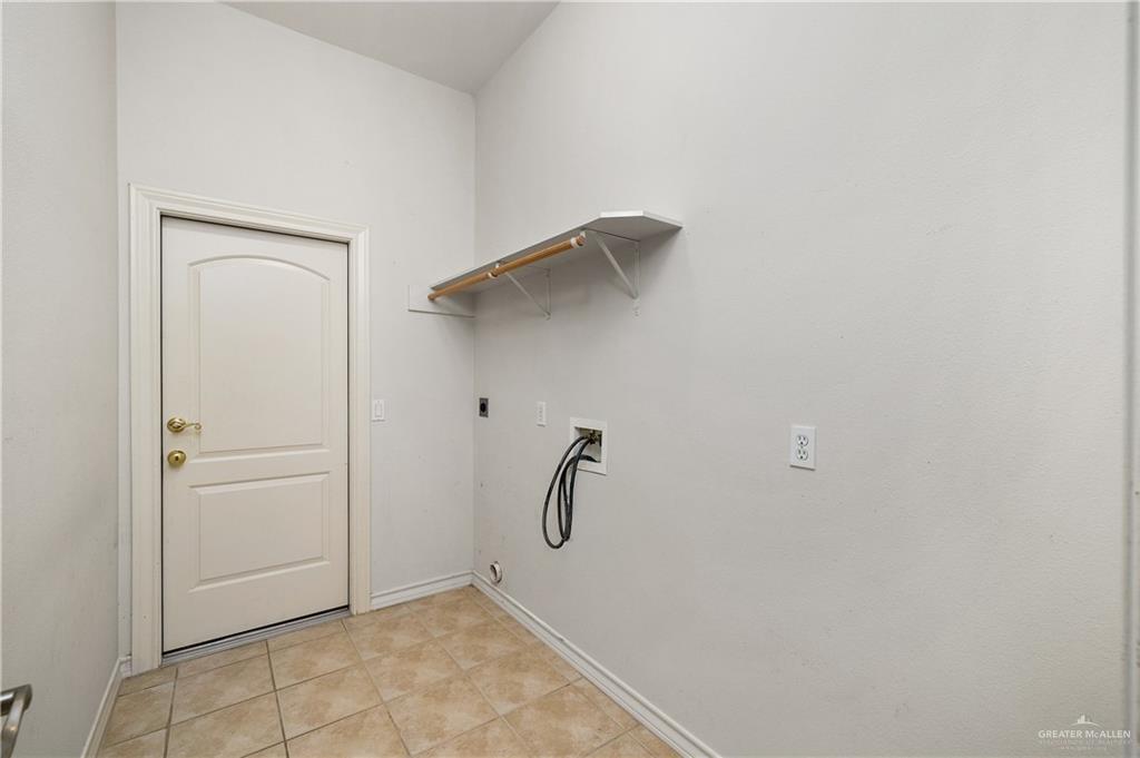 Photo 14 of 1018 Yale Drive