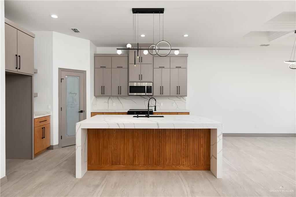 Photo 6 of 3916 Zenker Avenue