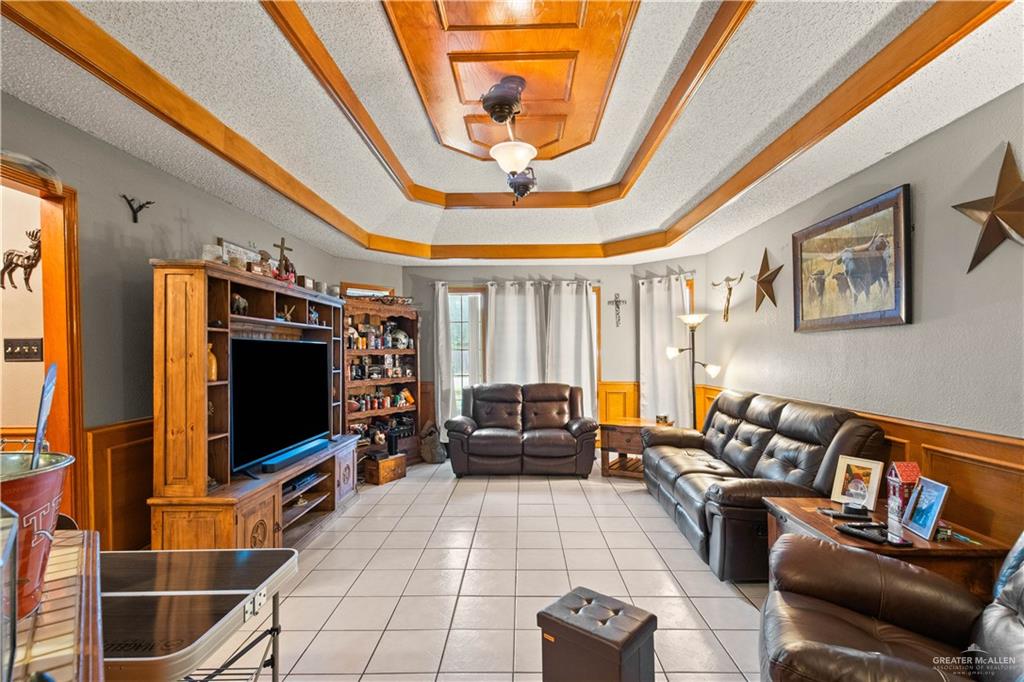 Photo 5 of 2207 Fern Avenue