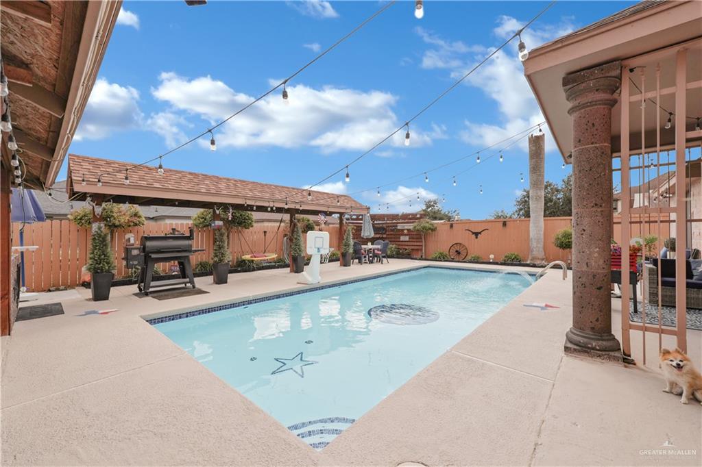 Photo 21 of 404 Los Ebanos Boulevard