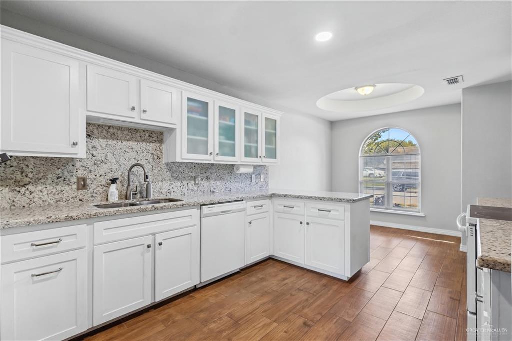 Photo 9 of 4700 Kendlewood Avenue