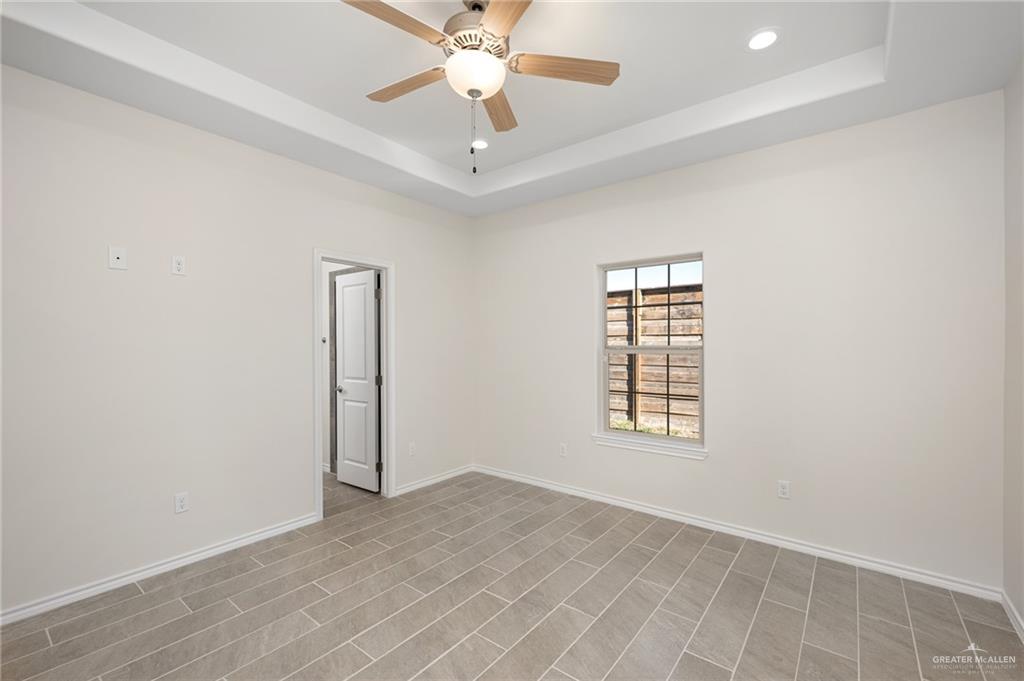 Photo 5 of 5601 Nightingale Avenue #4
