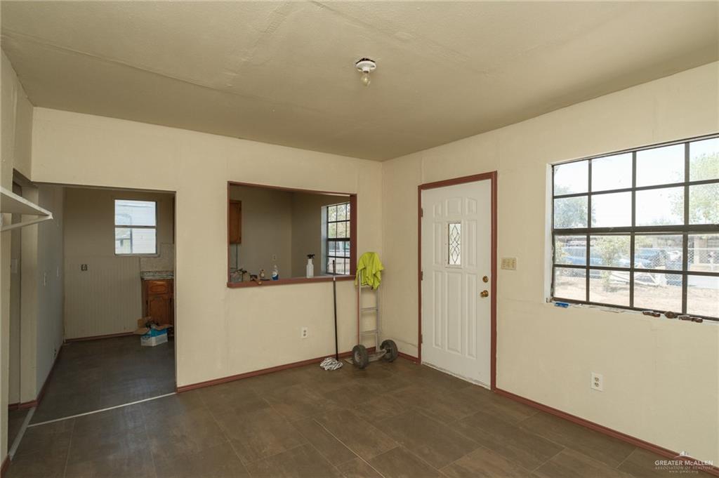 Photo 3 of 161 Elena Street